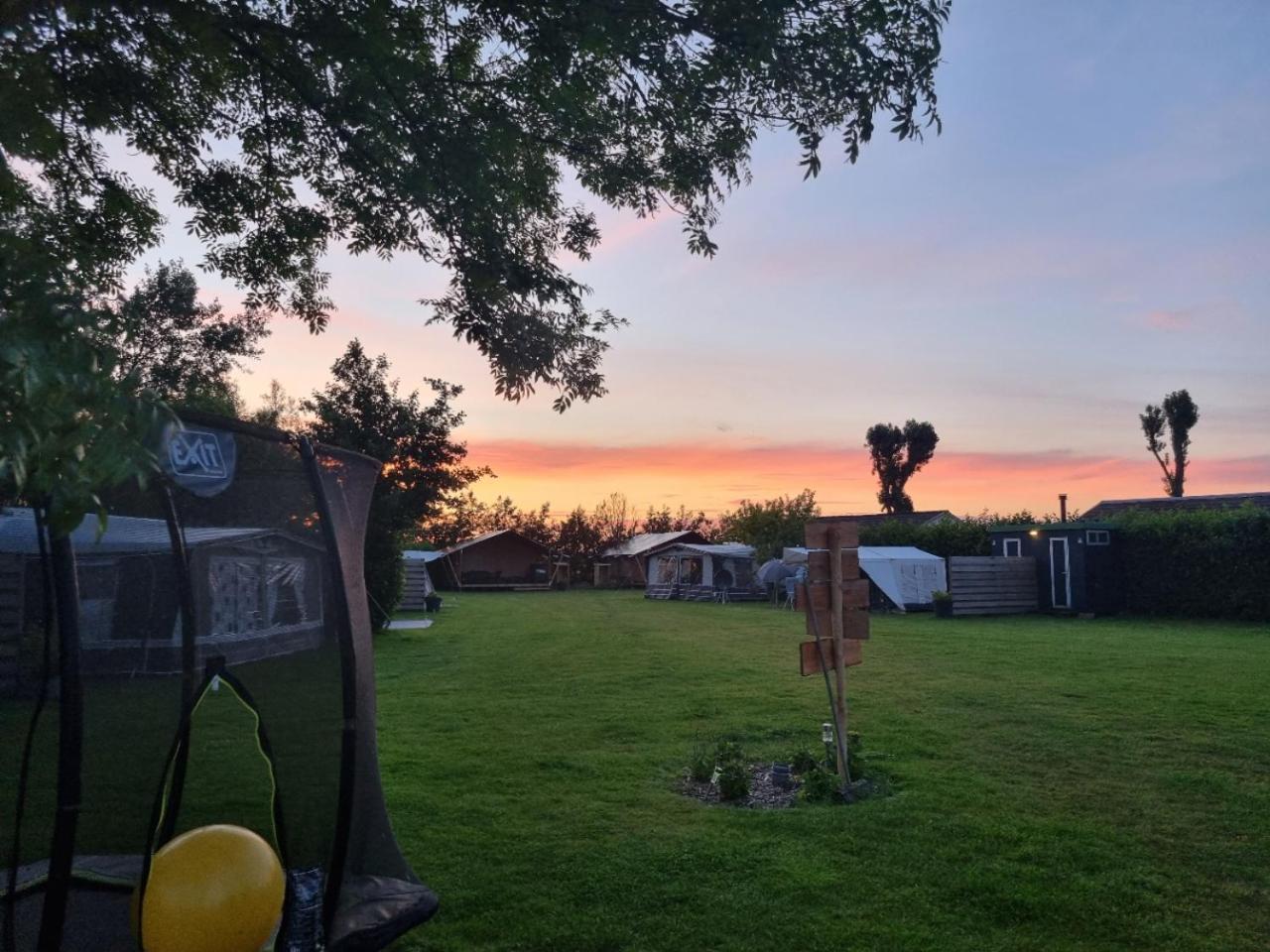 Camping De Tulpenweide Breezand Екстериор снимка
