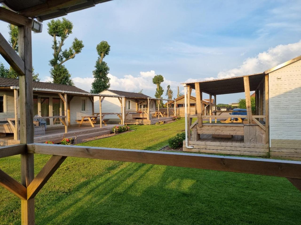 Camping De Tulpenweide Breezand Екстериор снимка